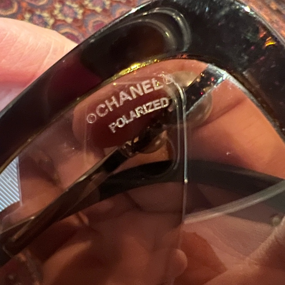 CHANEL Sunglasses with Pearl CC - Picture 4 of 9